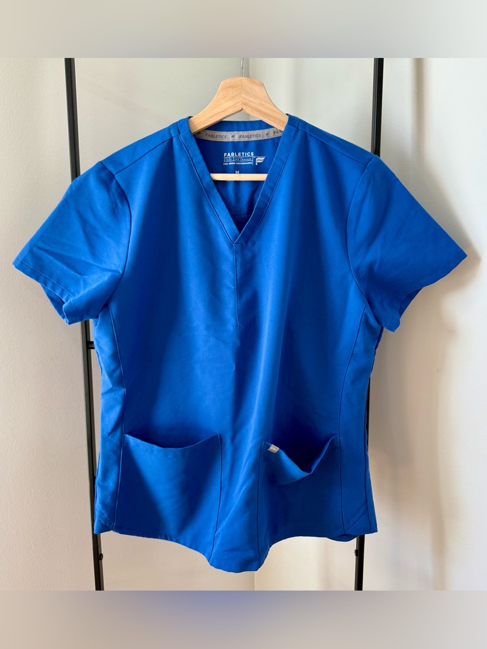 Fabletics Women's V-Neck Scrub Top, size M
